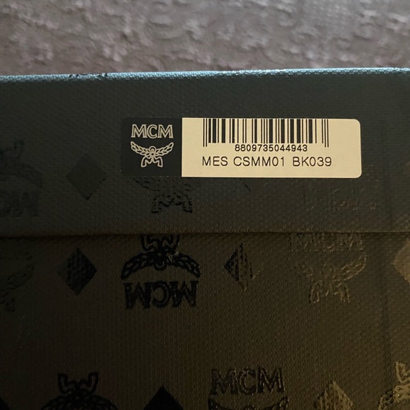 Authentic MCM sneakers. Only had on a few hours. Like new! Size 39 - Picture 12 of 13